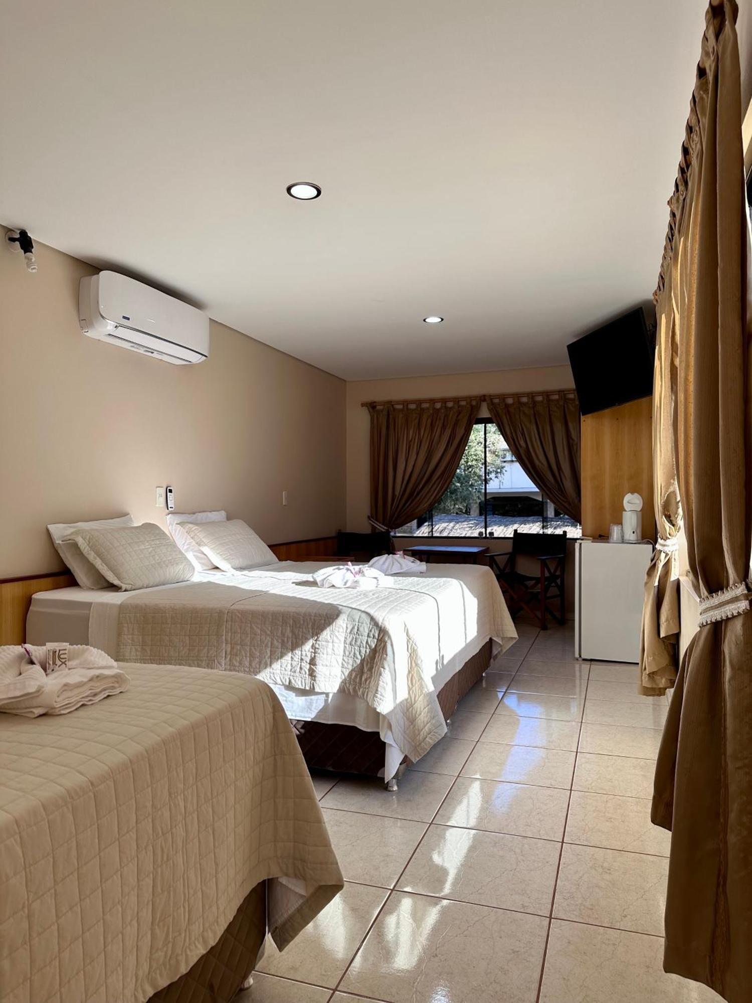 Parque Hotel Manantial Hohenau Exterior foto